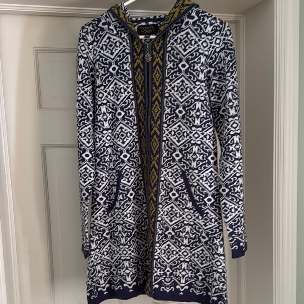 Icelandic Designs Blue and White Geometric Cardigan Sweater